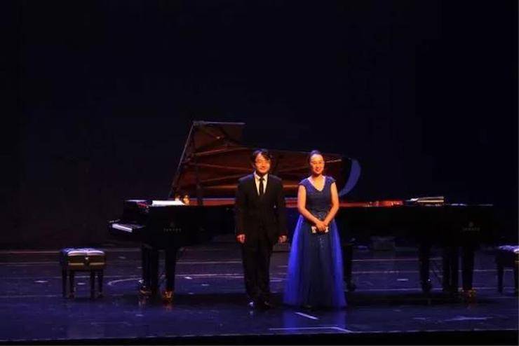 聆听双钢琴演奏的美妙乐章|优胜客艺术家周挺——钢琴大师班·音乐会于常州成功举办