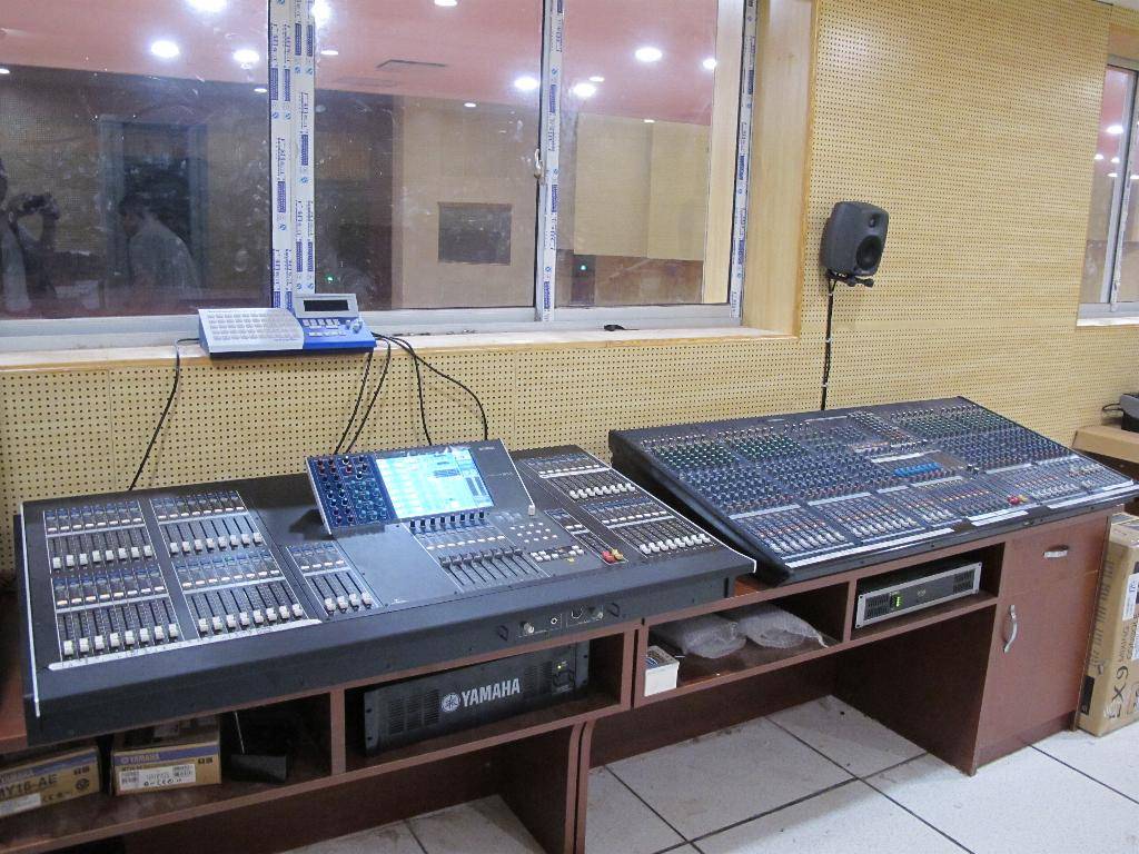 广东省委新礼堂（珠岛会堂）——M7CL、LS9数字调音台运用于大会堂及各会议厅扩声
