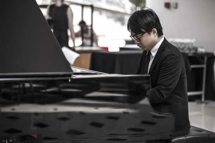 宋思衡的“宅抗疫” | 挑战主播、筹集口罩、闭关作曲，这位取消了20场演出的钢琴家原来这么忙！