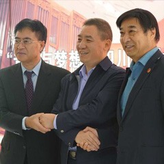 优胜客再出手公益，为四川25所小学捐赠优胜客高科技钢琴